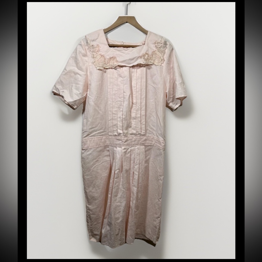 Vintage Nilani Pastel Pink Ramie Cotton Pleated Midi Dress Size 12 Lace Neck
